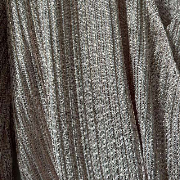 All in favor sparkle top - Picture 2 of 4